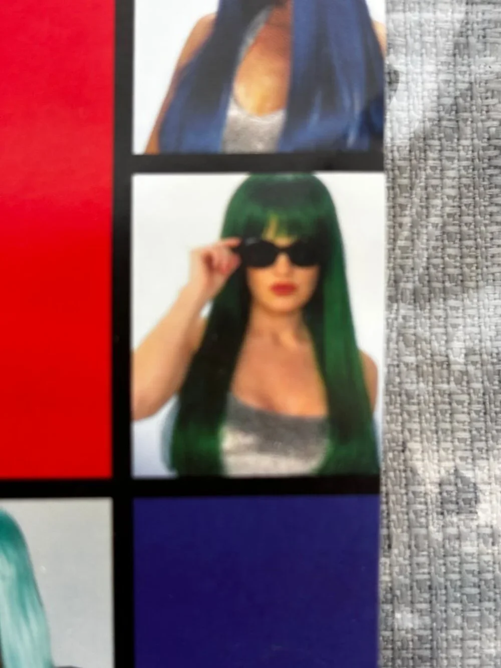 Pony Express 24” Long Kelly Green  Straight Wig w/ Bangs  New Old Stock Y2K